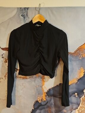 Derek Heart Black Ruched Long-Sleeve Crop Top